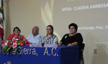 Mtra. Claudia Barbosa Rodríguez, con la disertación de la Conferencia: “Violencia de Género”