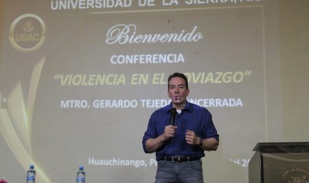 Mtro. Gerardo Tejeda Foncerrada y su disertación con la Conferencia: “Violencia en el Noviazgo”